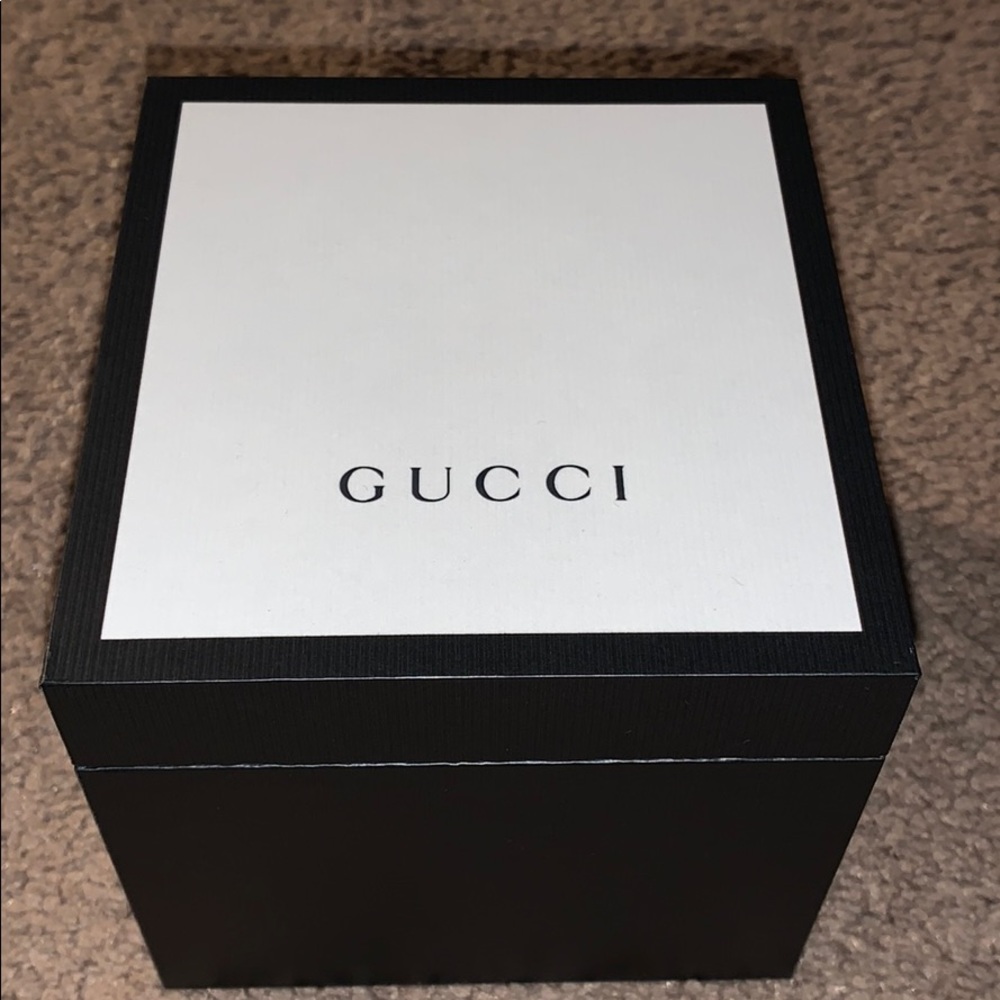 Interlocking G Gucci Watch - Picture 3 of 5